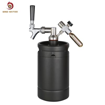 Cina il vuoto di 2L 64oz isolato ha pressurizzato Mini Keg Beer Growler in vendita