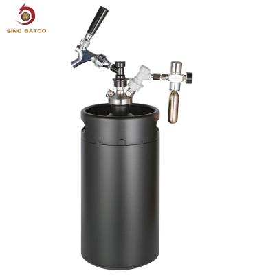 China A parede 5L do dobro SS304 carbonatou o fechamento Mini Keg da bola da bebida à venda