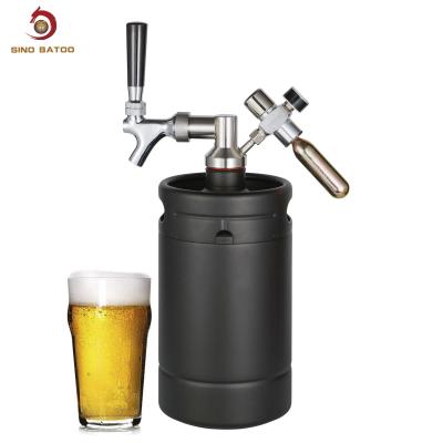 Cina Matte Black Pressurized Mini Keg, 2L 64oz ha pressurizzato la birra Mini Keg System in vendita