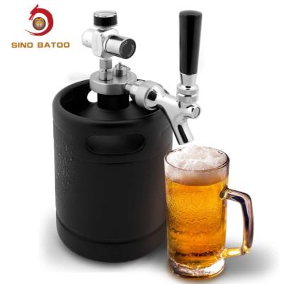 China Draagbaar Co2 Mini Keg Dispenser, Roestvrij staalhuis brouwt Kegerator-Uitrusting Te koop