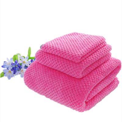 China Microfiber Towel Pineapple Plaid Extended Bath Towel 70*140cm 270gsm for sale