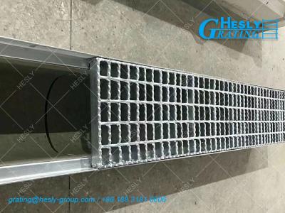 China Bar Grating Trench Cover | Close Mesh | 300X1000mm | Hot Dipped Galvanized | Fish Tail Frame - HeslyGrating for sale