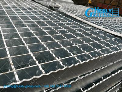 China Pressure Locked Bar Grating | 50X50mm square hole | Serrated Load Bar | Galvanized - HeslyGrating_China for sale