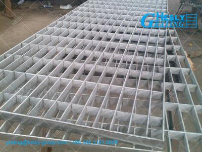 China Hot Dipped Galvanized Mild Steel Grating | 30X100mm hole | 30X5mm load bar | HeslyGrating Factory for sale