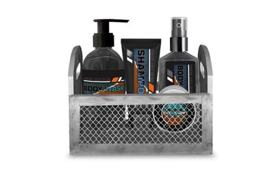 中国 4pcs Mens Grooming Gift Sets includes 250ml Body Wash, 100ml Shampoo, 100ml Body Spray, 30ml Shave Cream 販売のため