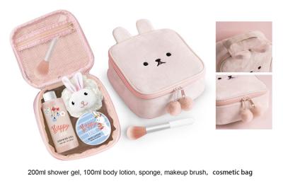 China Cosmetic Bag Natural Skincare Gift Set With Shower Gel, Body Lotion, Body Puff Te koop