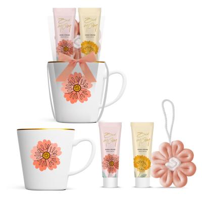 中国 手のクリーム、Bathのスポンジと置かれる陶磁器のコップ3pcsの花のBath 販売のため