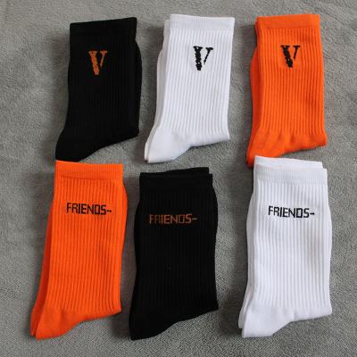 China 2021 New Fashion Vlones Orange Black Jacquard 100% Cotton Breathable Embroidery Logo Crew Sport Unisex Breathable Socks Custom Made for sale