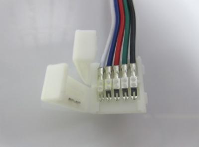 China 5pin solderless llevó el conector para la tira llevada RGBW en venta