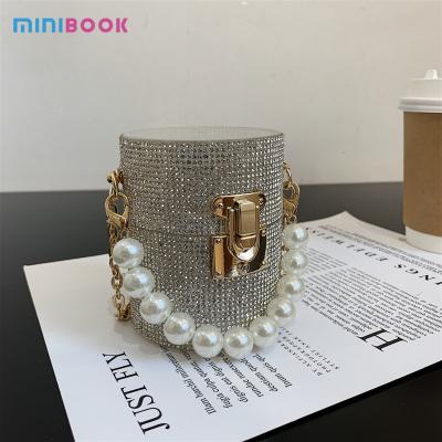 China Pearl Evening Bags and Other Pattern Type Minibook Fashion Clutch Bags for Women for sale