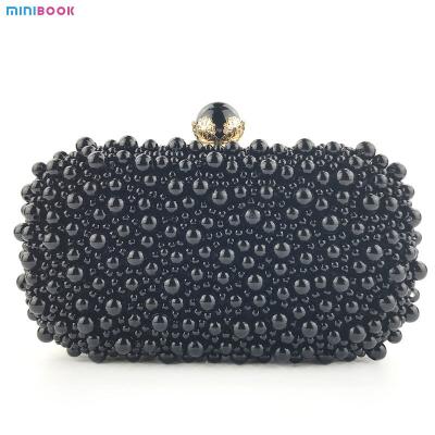 中国 Special Crystals Beaded Pearl Clutch Evening Bags for Women's Wedding Celebrations 販売のため