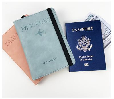 China Tipo de padrão aberto Combo Passeport Holder Travel Wallet RFID Bloqueio PU Funda de couro coberta com janela transparente à venda