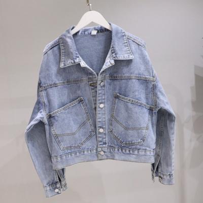 China Breathable Wholesale In Bulk Women Crop Top Light Blue Oversized Denim Jackets With Two Big Pockets for sale