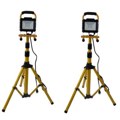 China LANDSCAPE Waterproof Work Light Set Tripod Lamps Approved Metalwork Led Spot 100-120V Black for sale