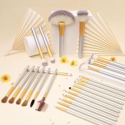 China Hot Selling 24pcs Professional Makeup Brush Set Silky Soft Logo High Quality Makeup Brushes Custom Made for sale