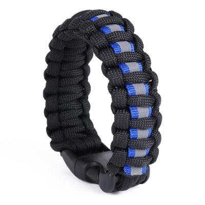 China Brazalete de supervivencia, arrancador de fuego hecho de sílex y acero, silbato y brújula, cinturón ajustable para acampar, artesanía y equipo de emergencia en venta