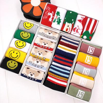 China Good quality sporty wholesale cheap cute cartoon 5 pair gift box package cotton crew kids socks for hotsale for sale