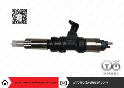 China Injetor comum do trilho de DENSO 095000-5450 para MITSUBISHI 6M60 Fuso ME302143 à venda