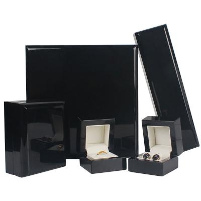 China LOGO Store Gloss Jewelry Packaging Small Luxury Customized Customized Wooden Jewelry Box Modern Jewelry Box Set for sale