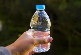 Chine Petite/grande usine d'épurateur de l'eau de RO de bouteille avec le système de traitement préparatoire d'osmose d'inversion à vendre