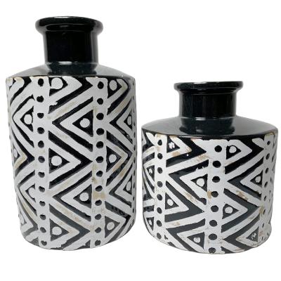 China Casual Ceramic Vases For Home Decor Ceramic Vase Flower Vase Indoor Decorative Tracing Design for sale