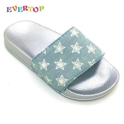 China Cheap Wholesale Summer Fashion Design Slipper Kids Spiders Slippers EVERTOP 2019 New for sale