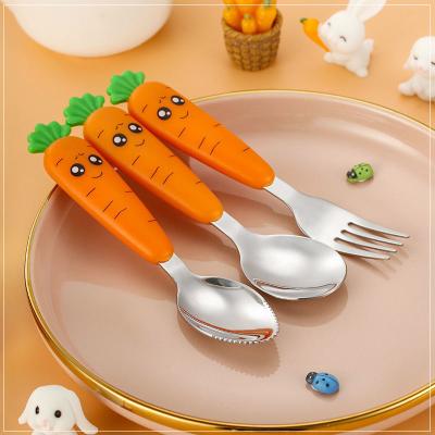 Cina Cucina per bambini Cartoni animati Cucchiaio di carota Set di forchetta in acciaio inossidabile Cucchiaio corto PPSU Servitaio per bambini in vendita