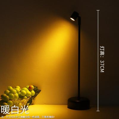 China Atmosfera del hotel Luz nocturna LED Minimalista Salón de estar Tipo U Luz de mesa de esquina en venta