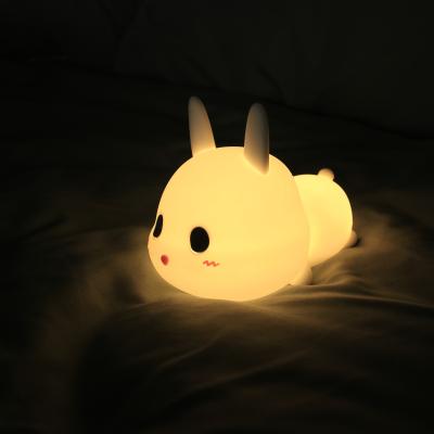 China PCs/ Ctn 40 Small Night Light Tapping Silicone Lamp for Girls' Bedroom Eye Protection for sale