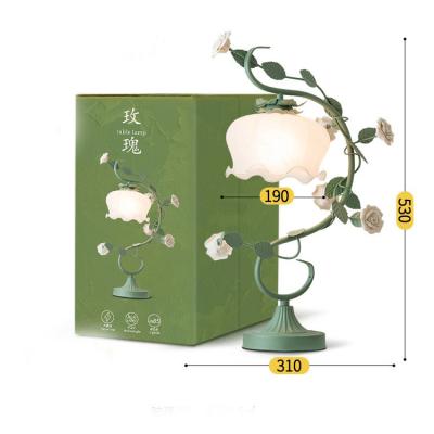 China Princess Rose Flower Girl Heart Table Desk Lamp for Romantic Pink Household Appliance à venda