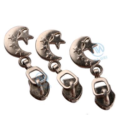 China DAWEI Brand No Nickel Free .5 Latest Moon Shape Puller Design Non-Lock Plated Fancy Metal Zipper Slider for sale