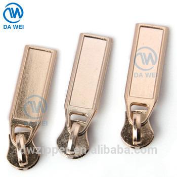 China Factory Wholesale DAWEI Brand Fancy Zip Fashion Nickel Free Zipper Pull Tabs Auto-lock Metal Slider Zipper Puller for sale