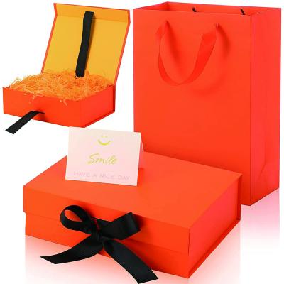 China Recyclable Wedding Favors Paper Christmas Gift Boxes Bridesmaid Gift Boxes High Quality for sale