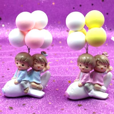 China Europe Couple Romantic Figurines Fairy Garden Miniatures Ornaments Cute Decoration For Wedding for sale