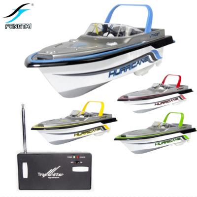 Cina New Rc Boat Children's Racing Boat 2.4g High Speed Yacht Water Sports Boys Toys Remote Control Boat D1P in vendita