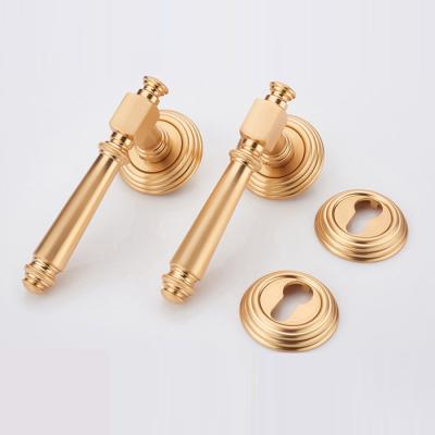 China Hotel Style Luxury European Solid Fission Door Handle Lock Brass Lever Handle for sale