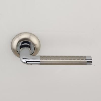 China Good quality wooden door zamac and aluminum door lock handle with cylinder hole escutcheons for sale