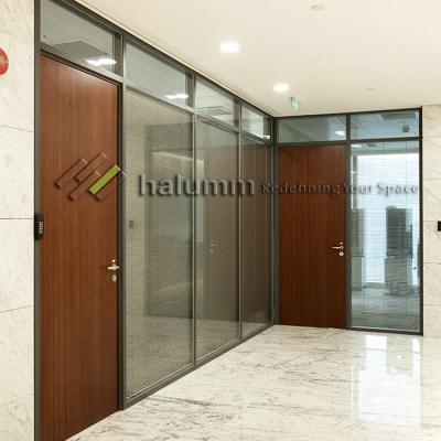 China Modern Modular Aluminum Profile Partition Panel Office Wood Partition Wall for sale