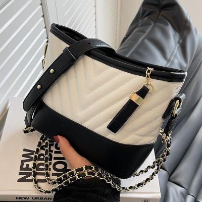 China Fashion Women's Luxury Handbags Ladies Genuine Leather Handbag With Custom Logo Women's Bag Simple Long Chain Shoulder Bag Designer for sale