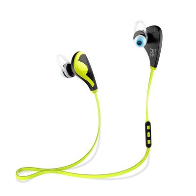 中国 マイクロフォンが付いているSweatproofの内部耳のスポーツのヘッドホーンBluetooth 5.2のx 4.6のx 1.5インチ 販売のため