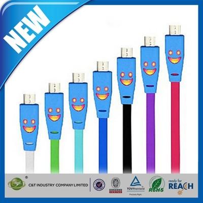 China Indicador luminoso sonriente de la cara de los datos del relámpago del cable plano del teléfono celular USB para Iphone 6 6 más en venta