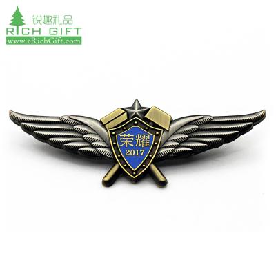 China Europe hot sale design custom 3d metal open lion club design airline pilot wing metal badge antique nickel plated lapel pin for sale