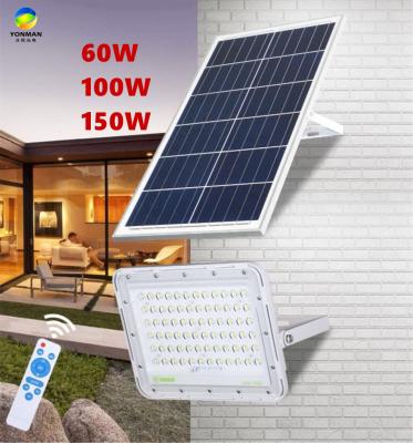 China Garden 60W 100w 150W Waterproof Integrated Solar Powered Smart Led Flood Lights High Lumen for sale