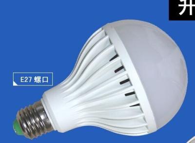 中国 家、SMD5370 のための白い E27 によって導かれた電球は電球のセリウムの承認を導きました 販売のため