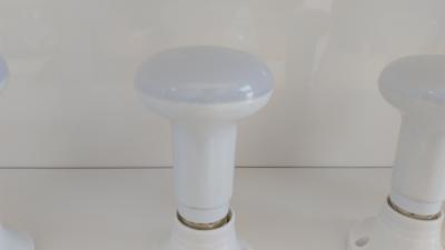 中国 7W UFO の形の省エネの導かれた電球白い E14 LED ランプ 販売のため