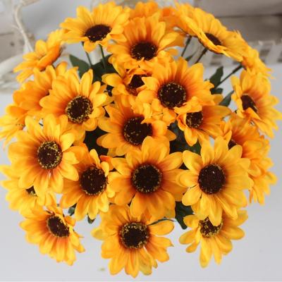 China Silk Flowers Wholesale Wedding Decoration Artificial Sunflower With Stem Flower Fabric Artificial Sunflower for sale