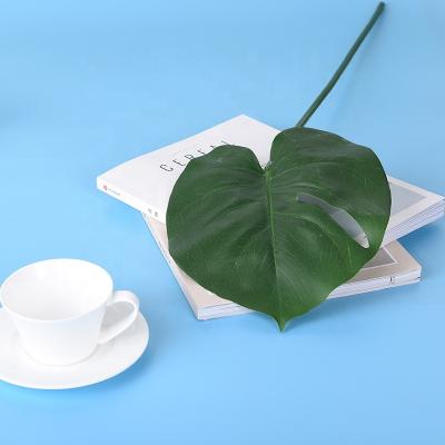 China Outdoor Wall Decoration Cloth+ Amazon Leaf Ivy Garland Artificial Leaf Hanging For Wedding Party High Quality Silk Plastic Artificial Garden for sale