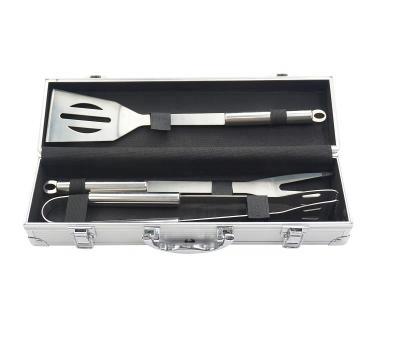 China Easily Cleaned Hot Selling 3 Pcs GRILL Accessories Grilling Accessories Grill Tool Kit with Aluminum Case for sale