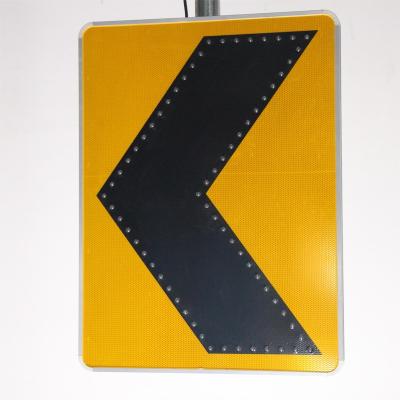 China Factory Inventory Weather-Resistant Electronic Traffic Arrow Sign Board For Street Crossroad Road Construction Customizable for sale