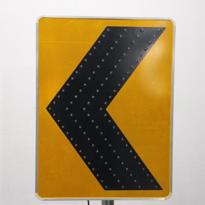 China Weather-Resistant Factory Price Customized Portable Electronic Led Arrow Board Signage For Roadway Or Highway for sale